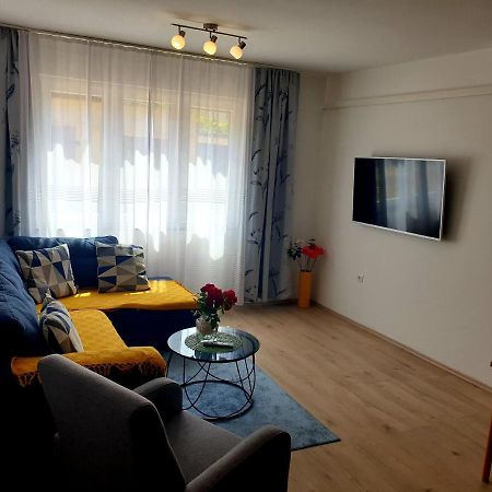 Apartment Mon Cheri-Located In A Quiet Neighbourhood Near Beaches Free Parking 普拉 外观 照片