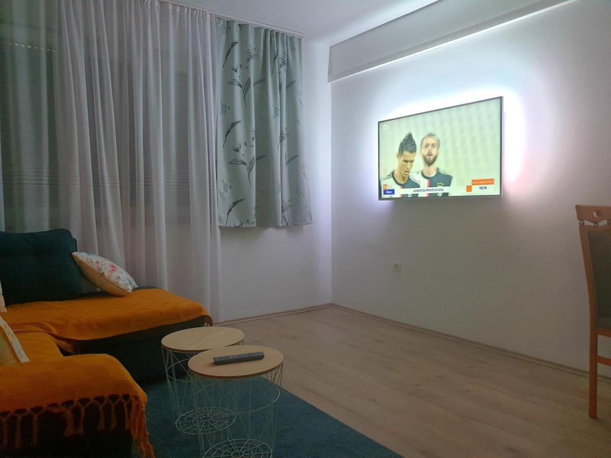 Apartment Mon Cheri-Located In A Quiet Neighbourhood Near Beaches Free Parking 普拉 外观 照片