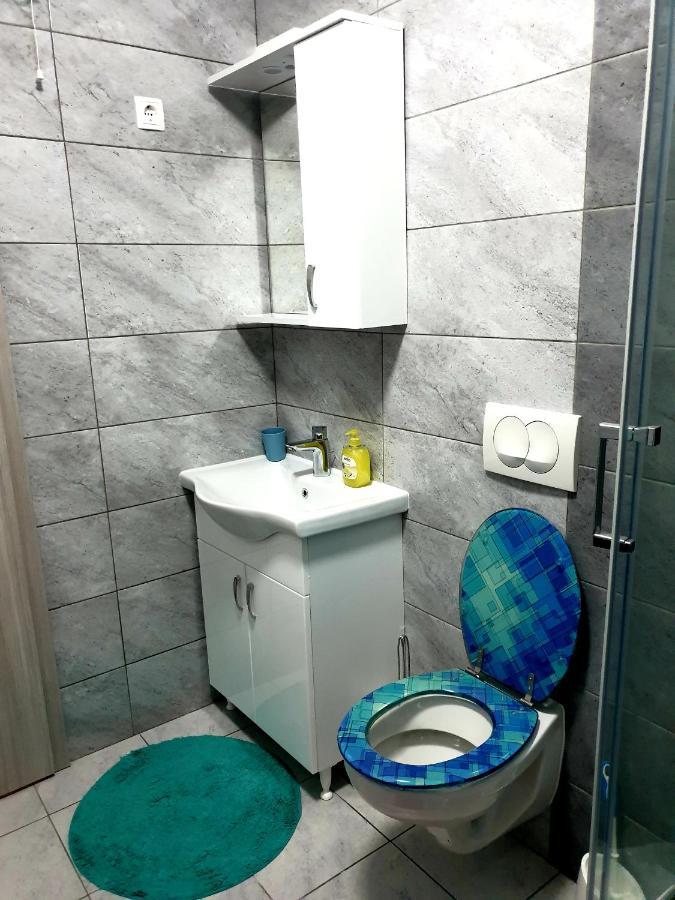Apartment Mon Cheri-Located In A Quiet Neighbourhood Near Beaches Free Parking 普拉 外观 照片