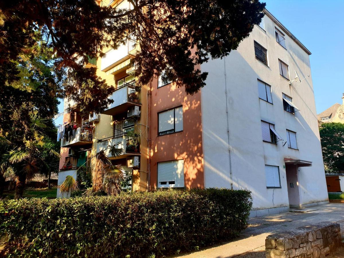 Apartment Mon Cheri-Located In A Quiet Neighbourhood Near Beaches Free Parking 普拉 外观 照片