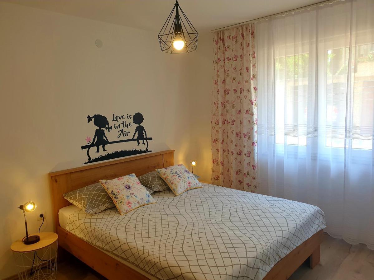 Apartment Mon Cheri-Located In A Quiet Neighbourhood Near Beaches Free Parking 普拉 外观 照片
