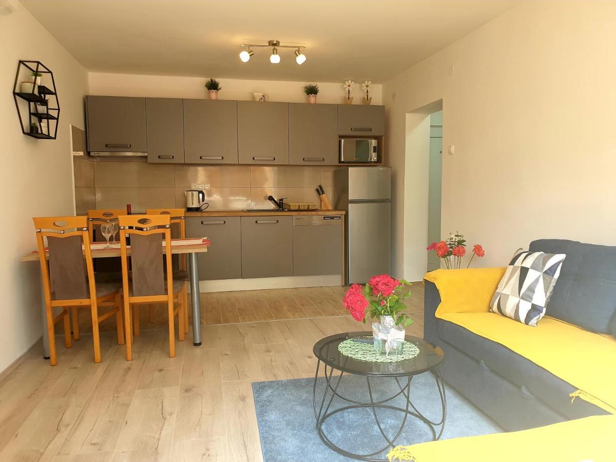 Apartment Mon Cheri-Located In A Quiet Neighbourhood Near Beaches Free Parking 普拉 外观 照片